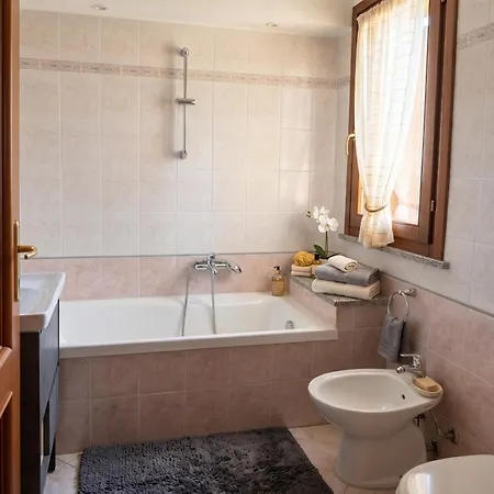 Villa Ulivo With Private Pool, Large Garden And Parking *